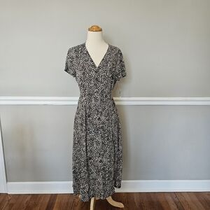 Old Navy Leopard Print V-Neck Wrap Midi Dress Medium